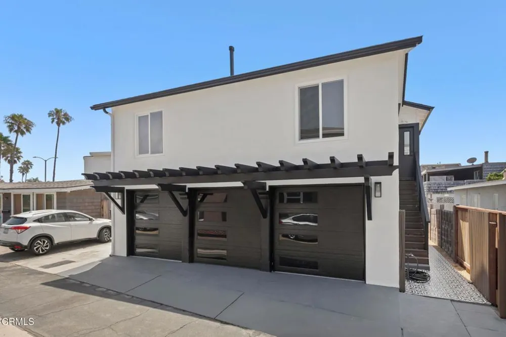 934 Sharon Lane Ventura, CA 93001