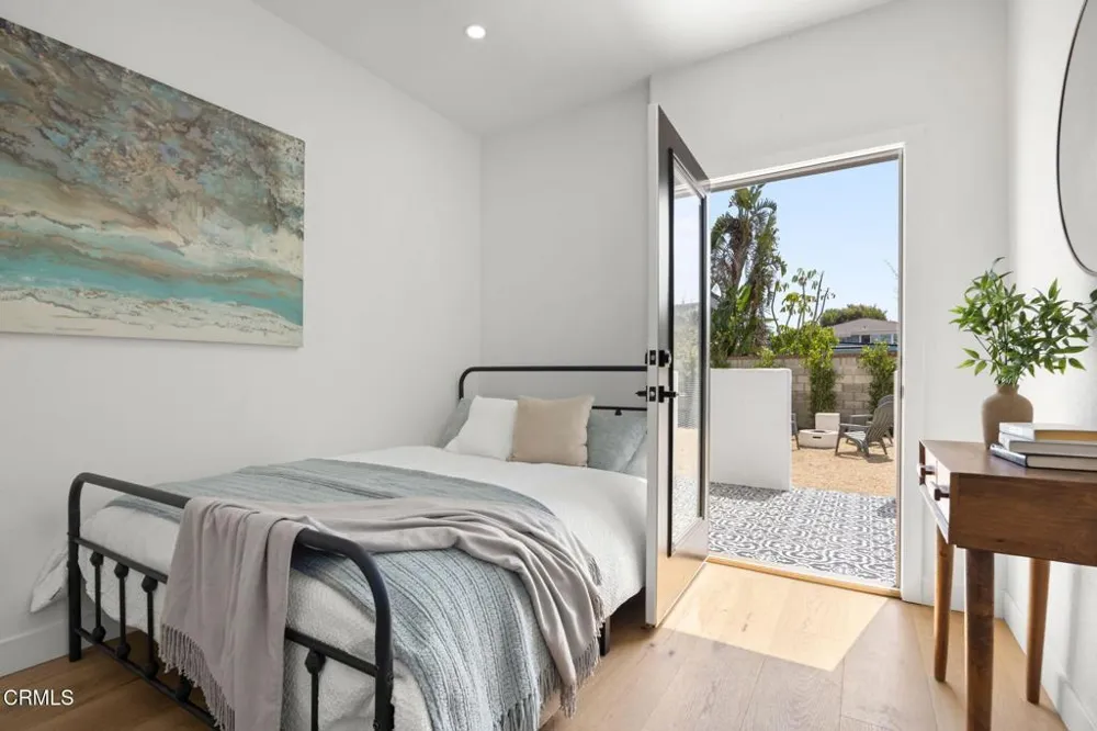 934 Sharon Lane Ventura, CA 93001