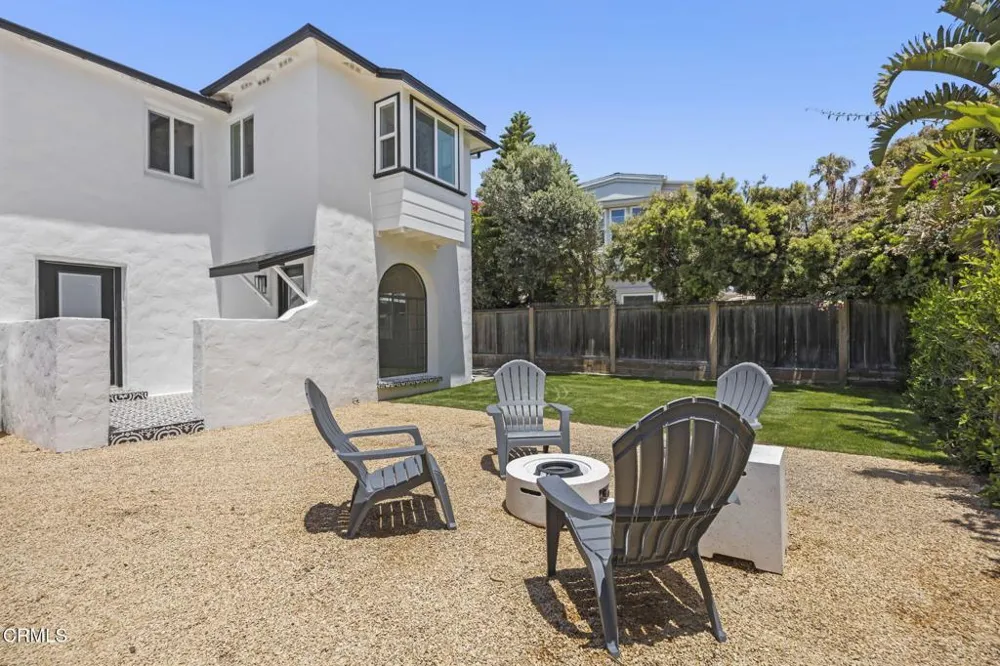 934 Sharon Lane Ventura, CA 93001