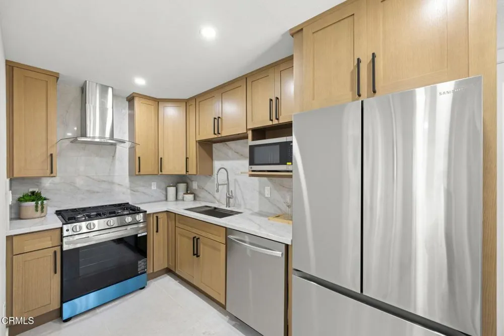 934 Sharon Lane Ventura, CA 93001