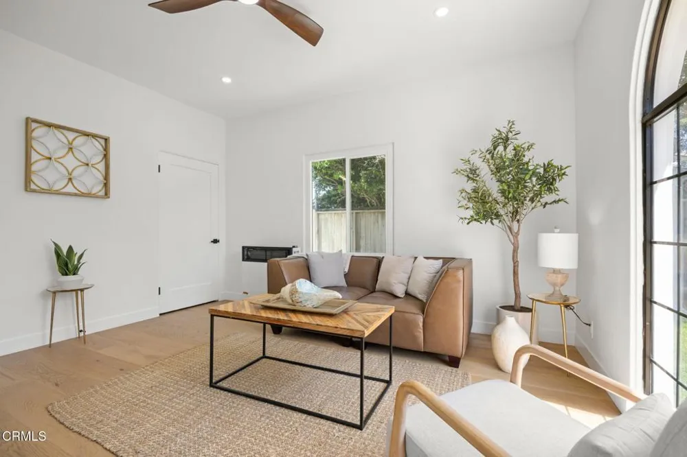 934 Sharon Lane Ventura, CA 93001