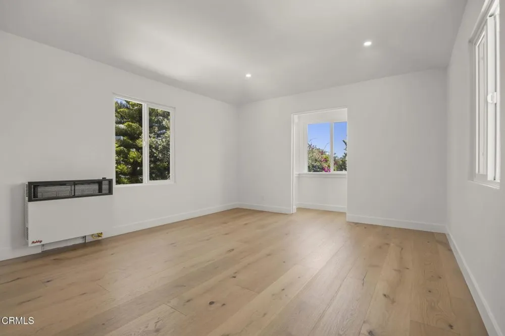 934 Sharon Lane Ventura, CA 93001