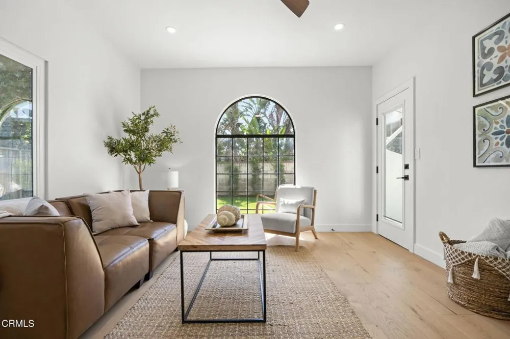 934 Sharon Lane Ventura, CA 93001