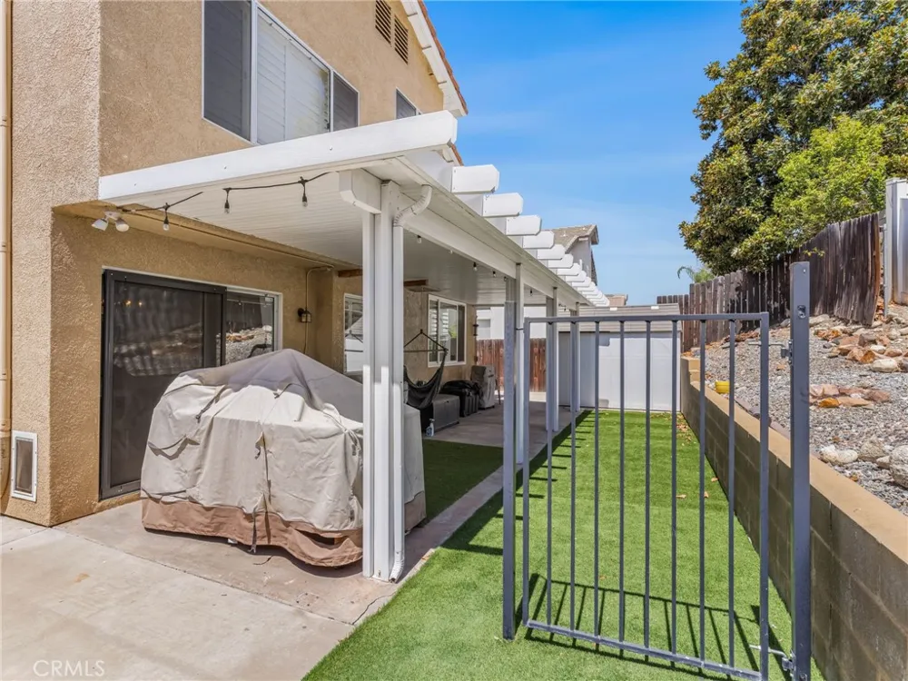 10285 Agate Avenue Mentone, CA 92359