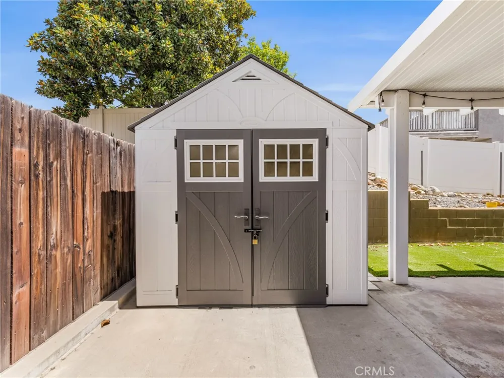 10285 Agate Avenue Mentone, CA 92359