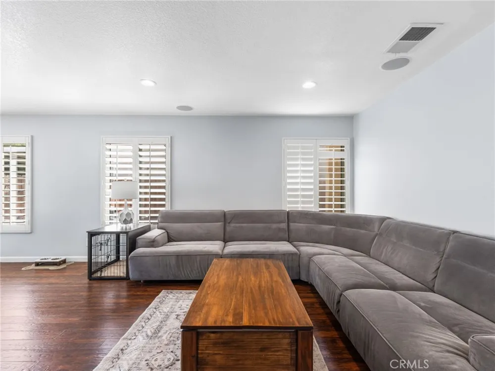 10285 Agate Avenue Mentone, CA 92359