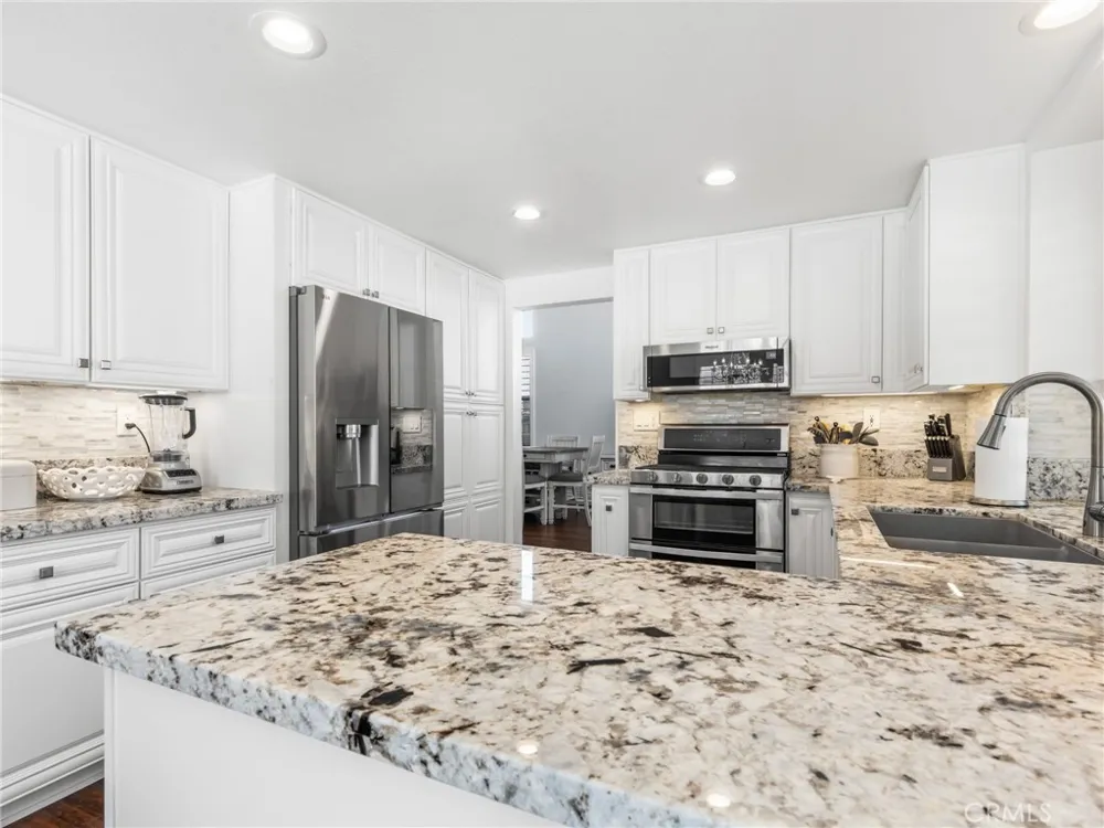 10285 Agate Avenue Mentone, CA 92359