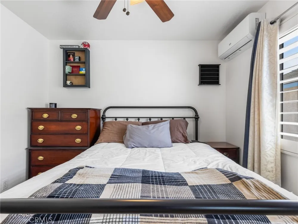 10285 Agate Avenue Mentone, CA 92359