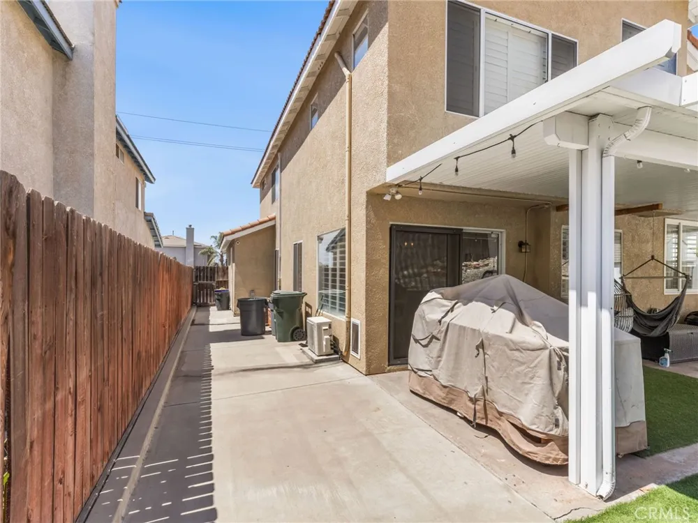 10285 Agate Avenue Mentone, CA 92359