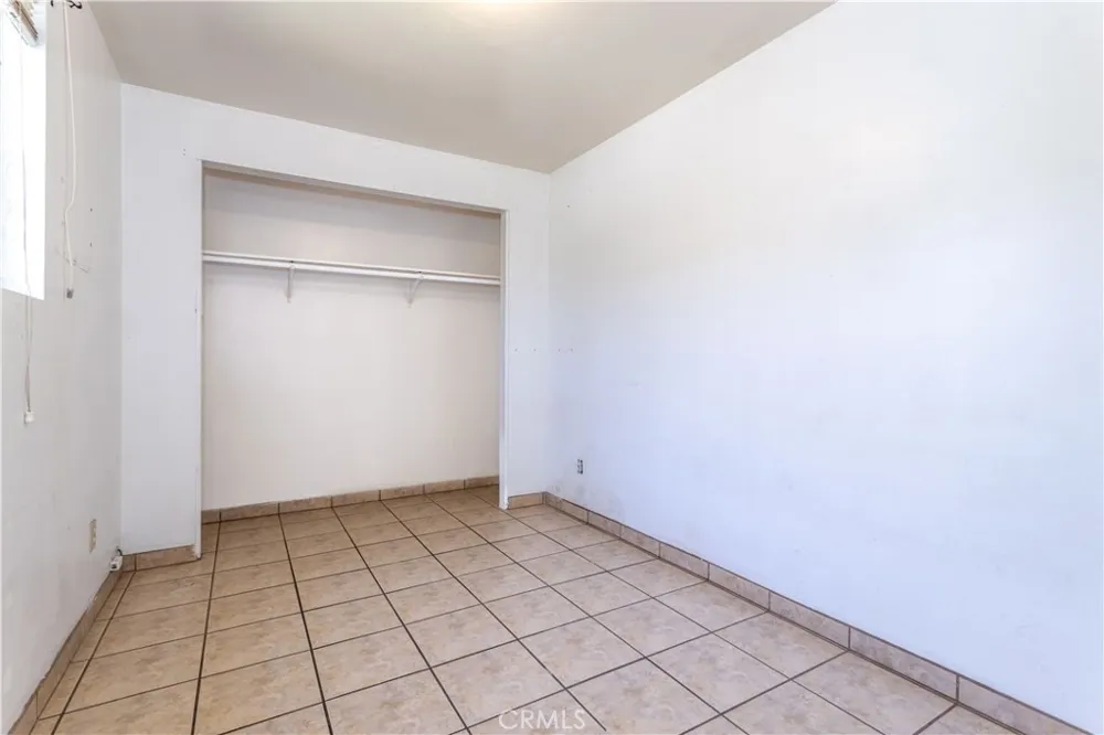 448 Fermoore San Fernando, CA 91340