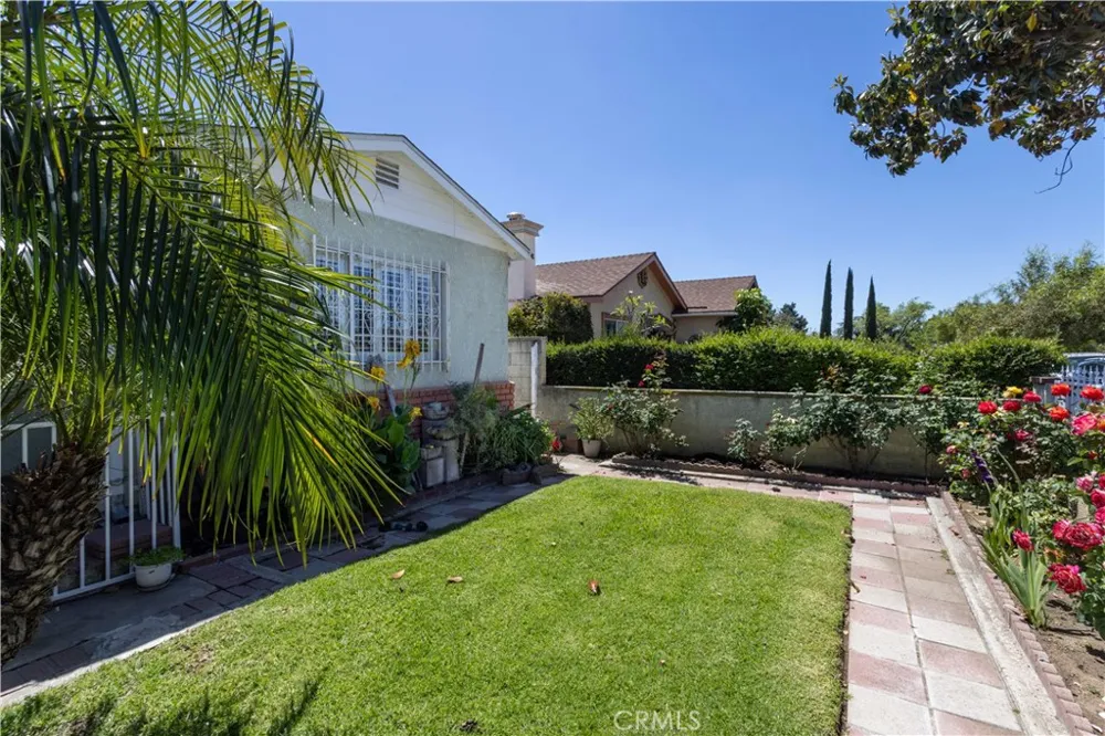 448 Fermoore San Fernando, CA 91340