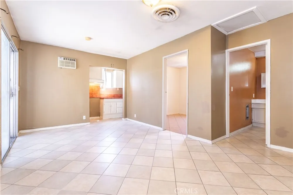 448 Fermoore San Fernando, CA 91340