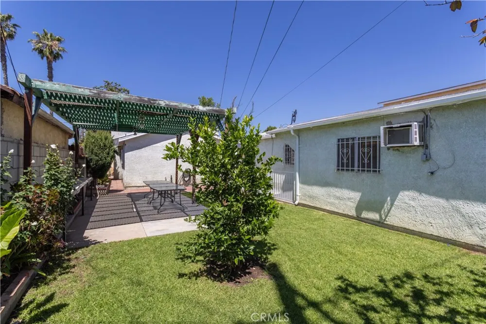 448 Fermoore San Fernando, CA 91340