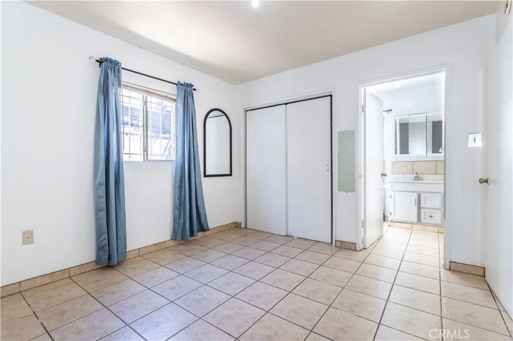 448 Fermoore San Fernando, CA 91340