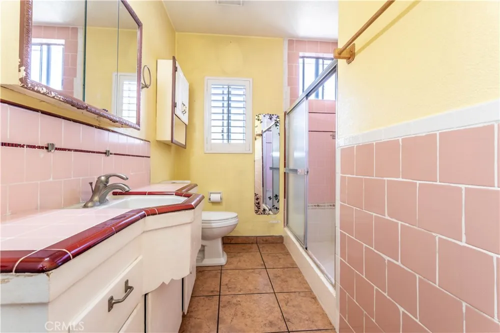 448 Fermoore San Fernando, CA 91340