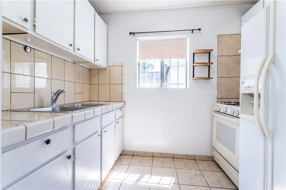 448 Fermoore San Fernando, CA 91340