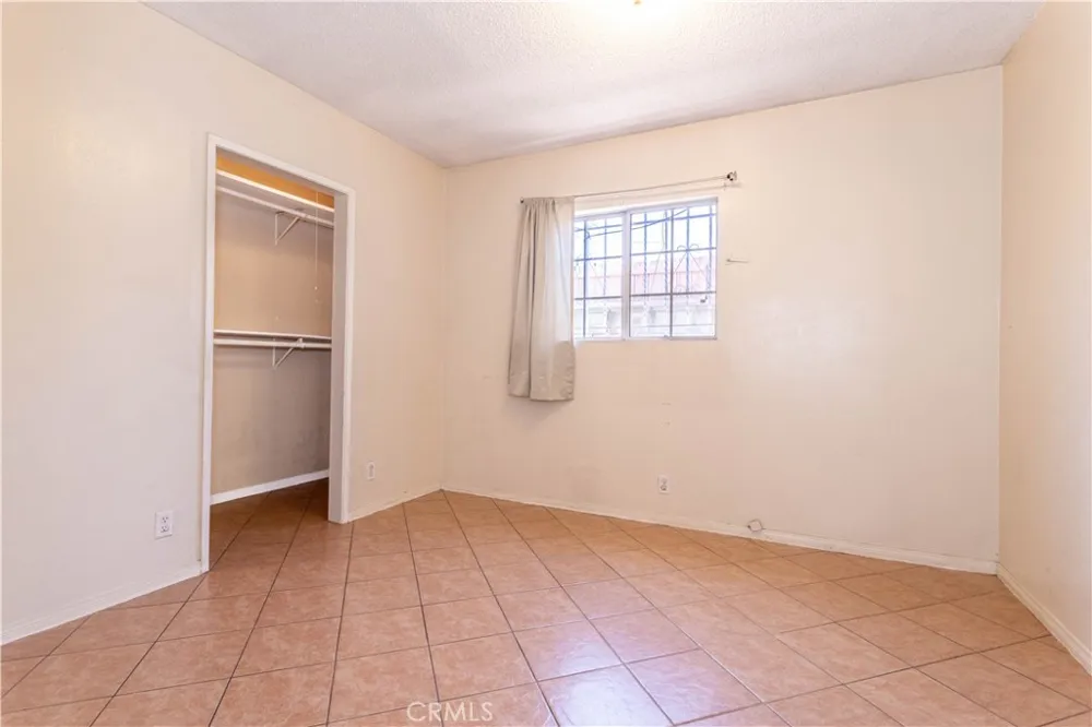 448 Fermoore San Fernando, CA 91340