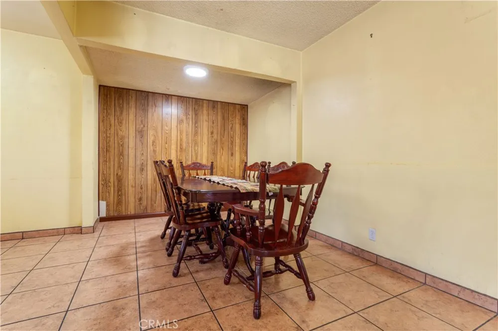 448 Fermoore San Fernando, CA 91340