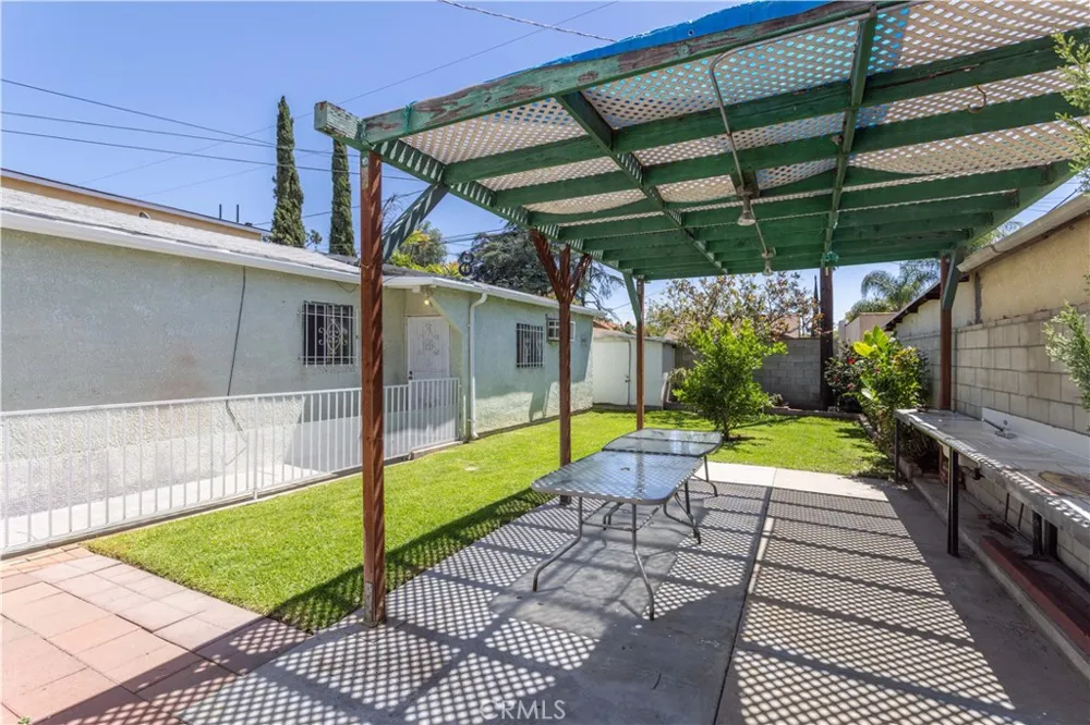 448 Fermoore San Fernando, CA 91340