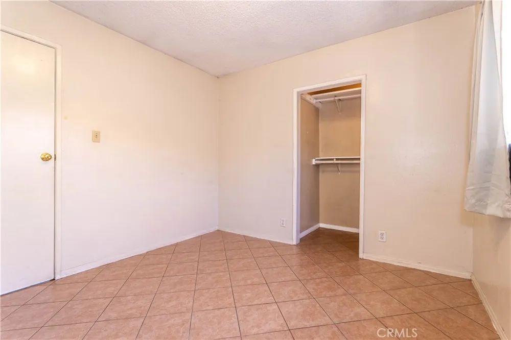 448 Fermoore San Fernando, CA 91340