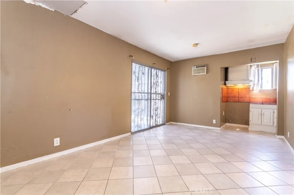 448 Fermoore San Fernando, CA 91340