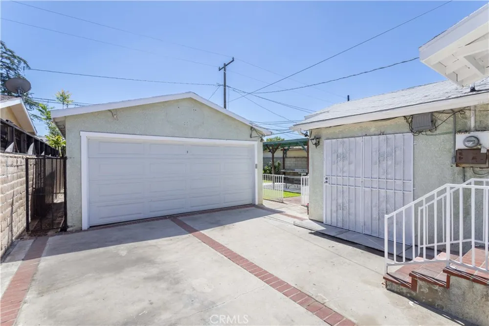 448 Fermoore San Fernando, CA 91340