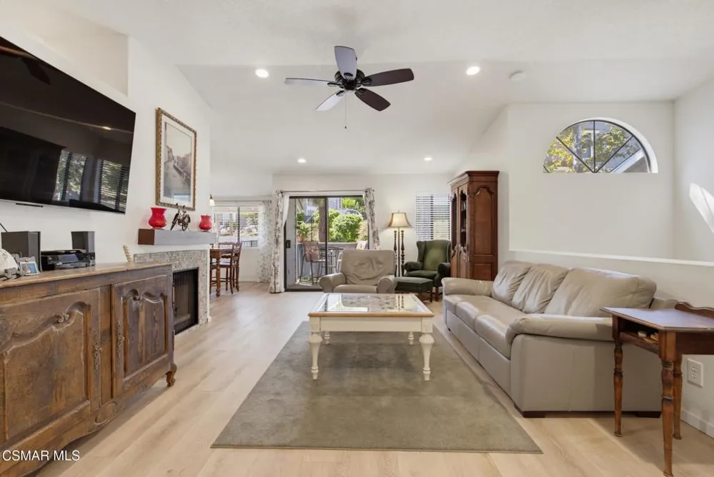 29105 E Thousand Oaks Boulevard #E Agoura Hills, CA 91301