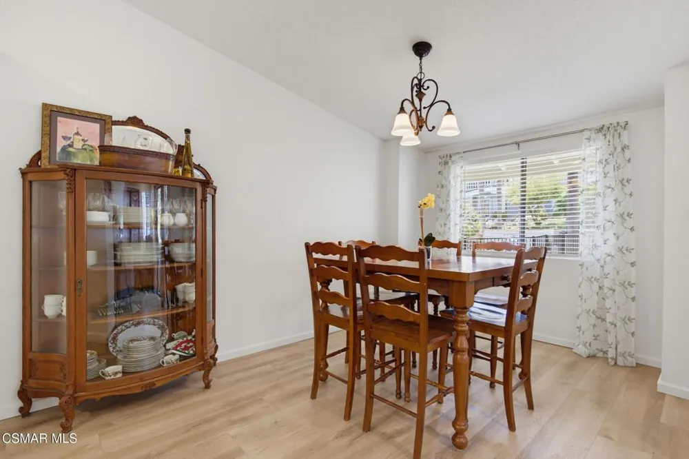 29105 E Thousand Oaks Boulevard #E Agoura Hills, CA 91301