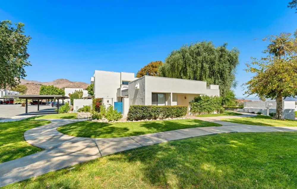 48680 Desert Flower Drive Palm Desert, CA 92260