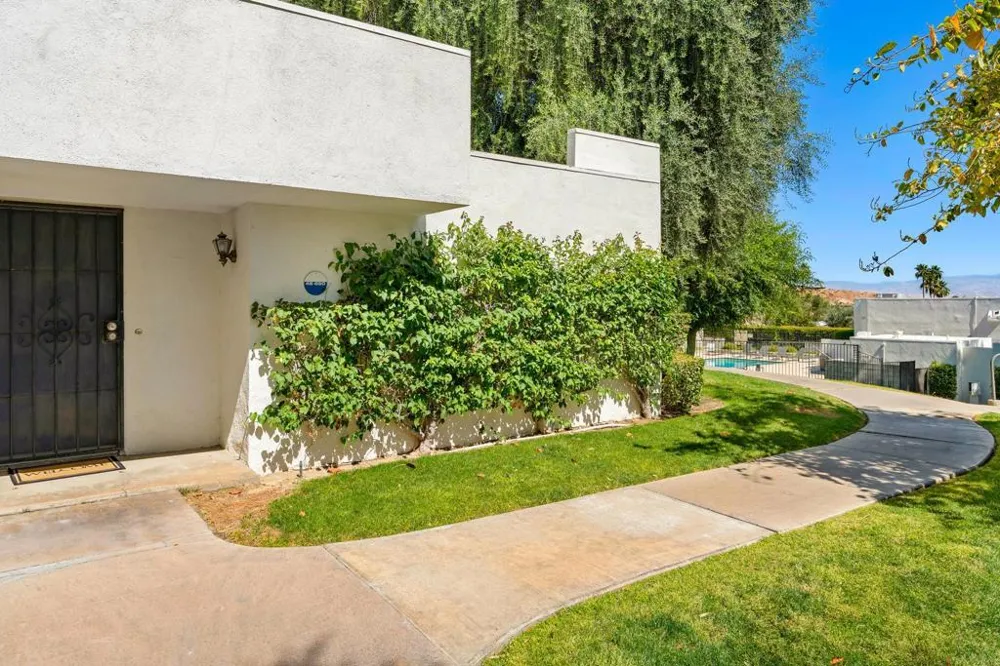 48680 Desert Flower Drive Palm Desert, CA 92260