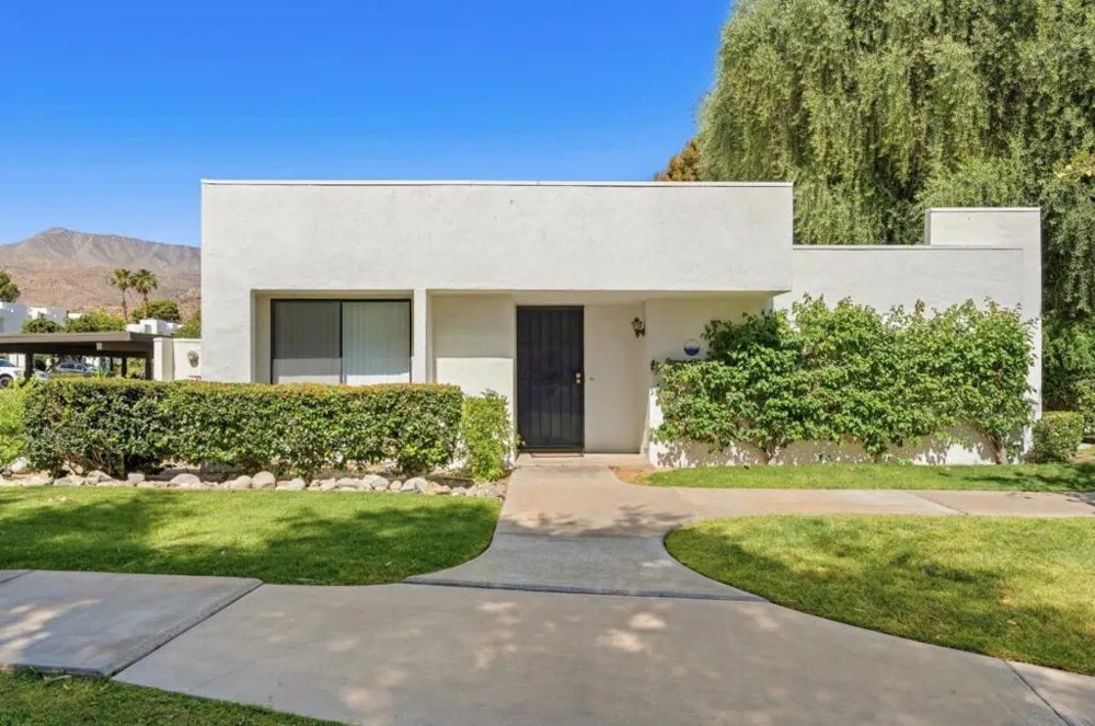 48680 Desert Flower Drive Palm Desert, CA 92260