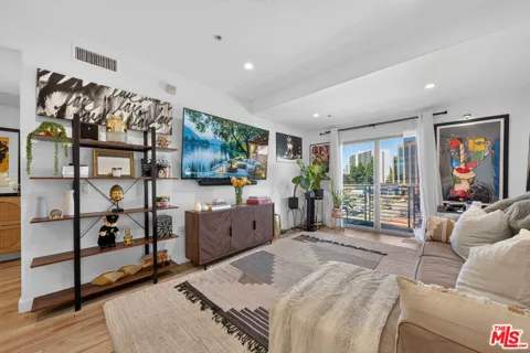 100 S Alameda Street #476