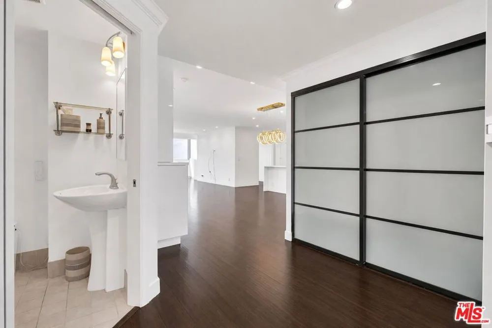 865 Comstock Avenue #16C Los Angeles, CA 90024