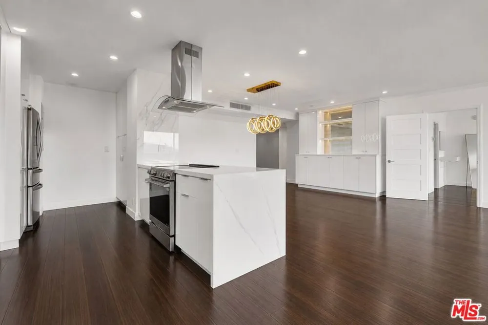 865 Comstock Avenue #16C Los Angeles, CA 90024