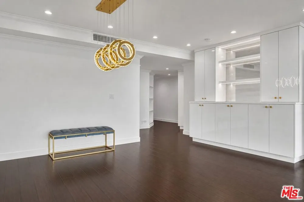 865 Comstock Avenue #16C Los Angeles, CA 90024