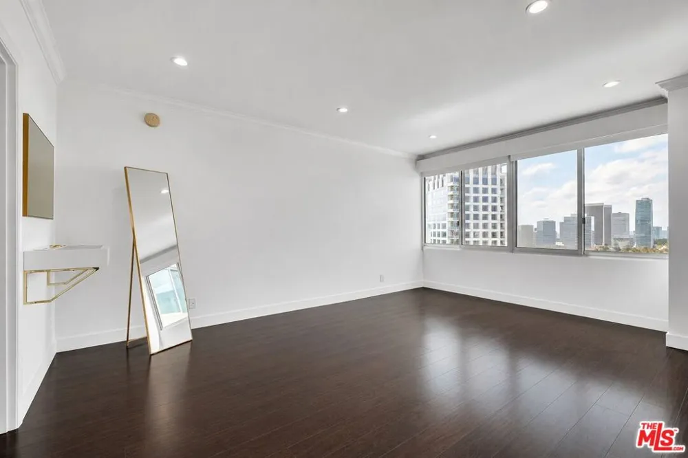 865 Comstock Avenue #16C Los Angeles, CA 90024
