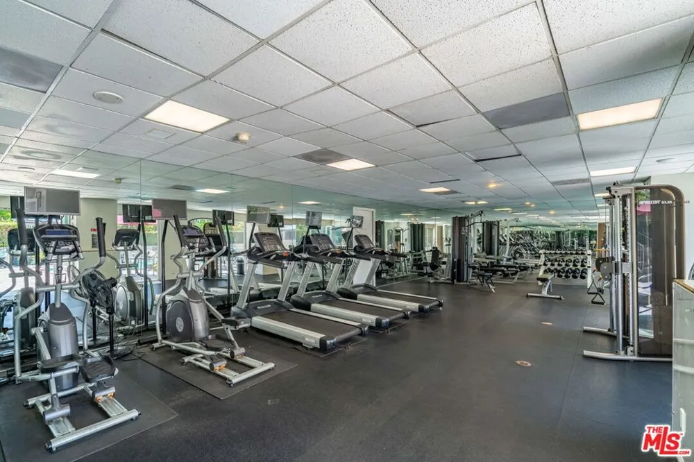 865 Comstock Avenue #16C Los Angeles, CA 90024