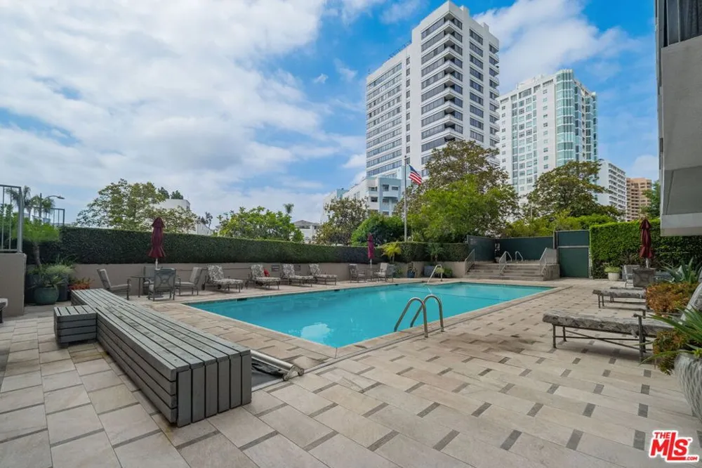 865 Comstock Avenue #16C Los Angeles, CA 90024