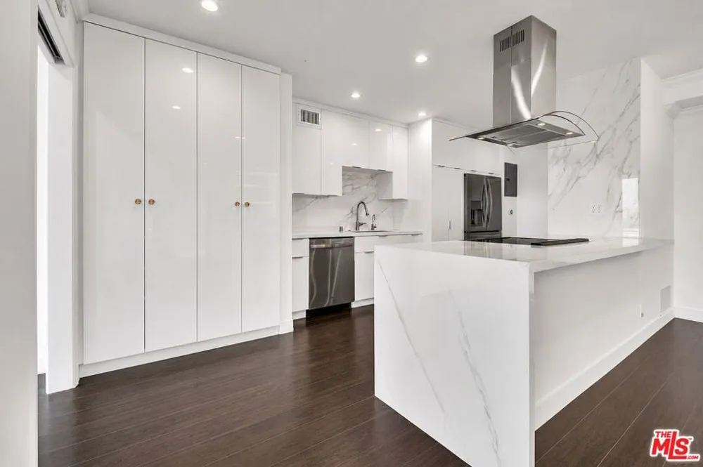 865 Comstock Avenue #16C Los Angeles, CA 90024