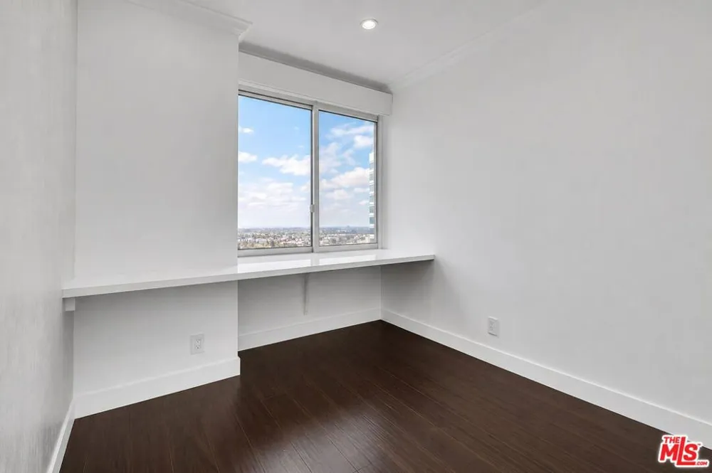 865 Comstock Avenue #16C Los Angeles, CA 90024