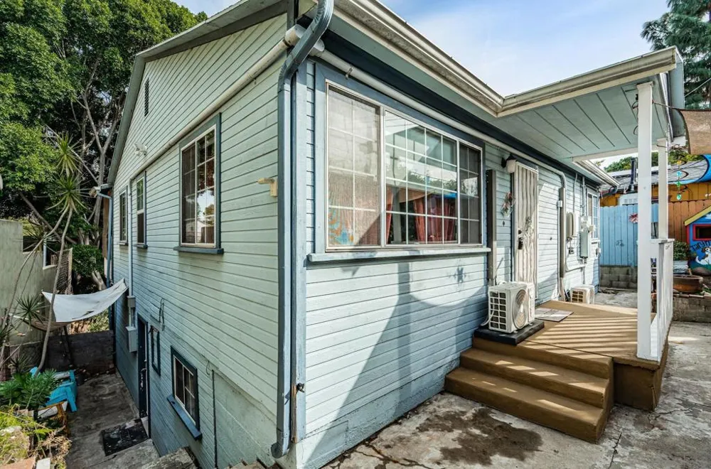 2559 Tuberose St San Diego, CA 92105