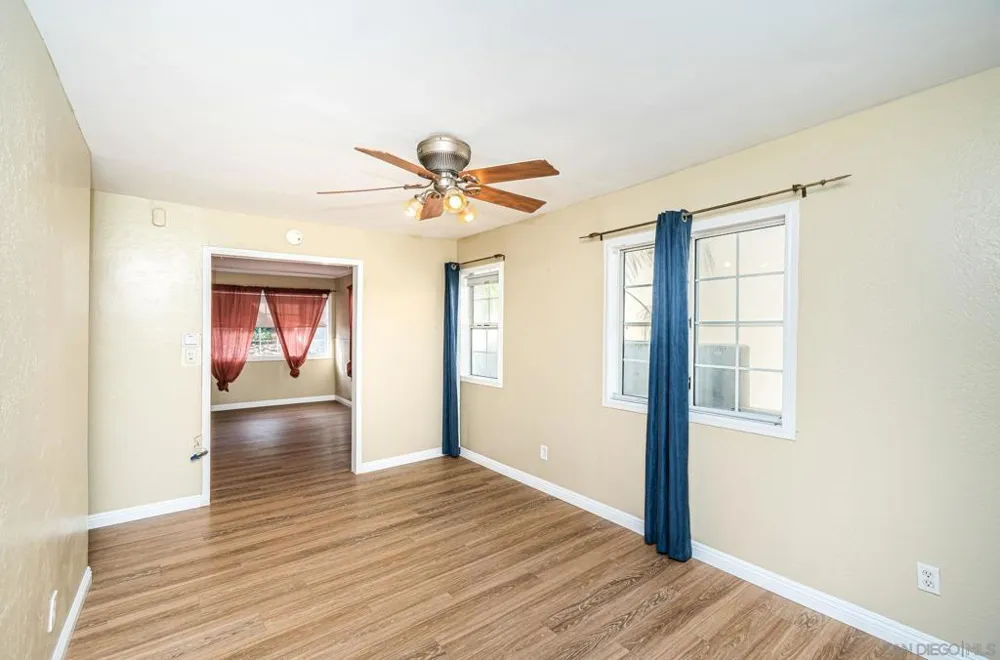 2559 Tuberose St San Diego, CA 92105