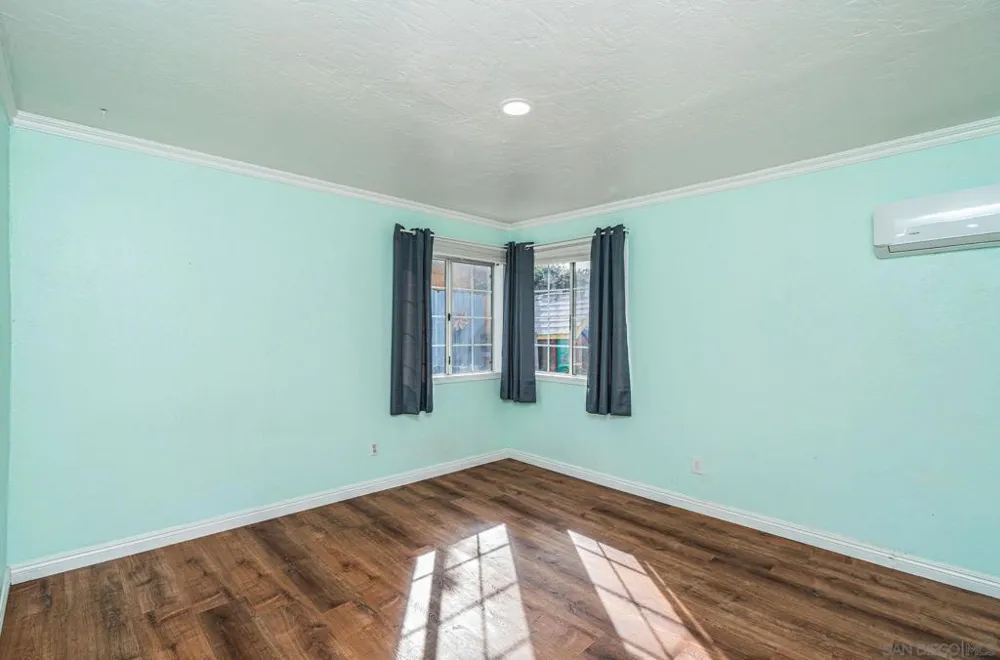 2559 Tuberose St San Diego, CA 92105