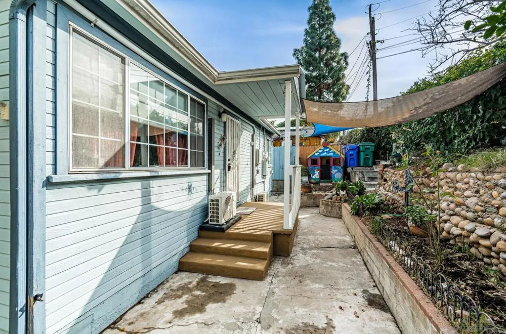 2559 Tuberose St San Diego, CA 92105