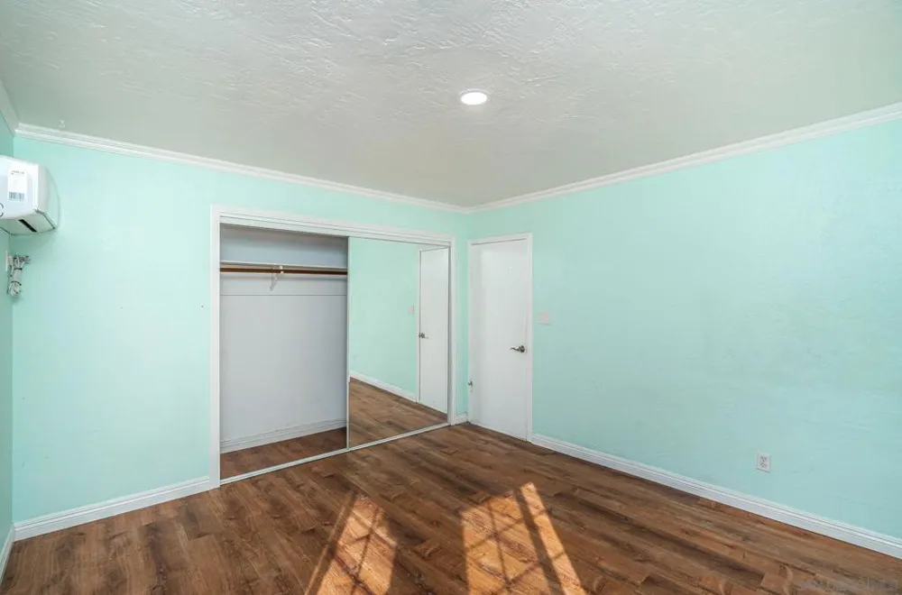 2559 Tuberose St San Diego, CA 92105