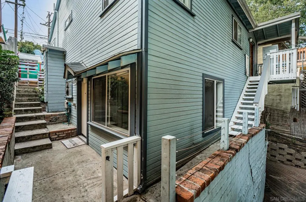 2559 Tuberose St San Diego, CA 92105