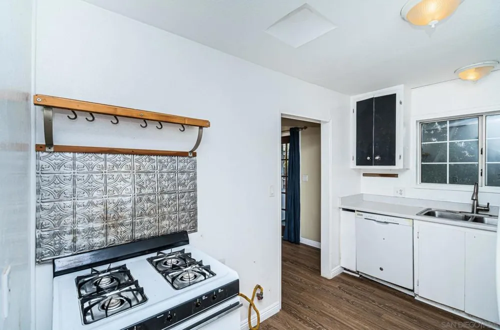 2559 Tuberose St San Diego, CA 92105