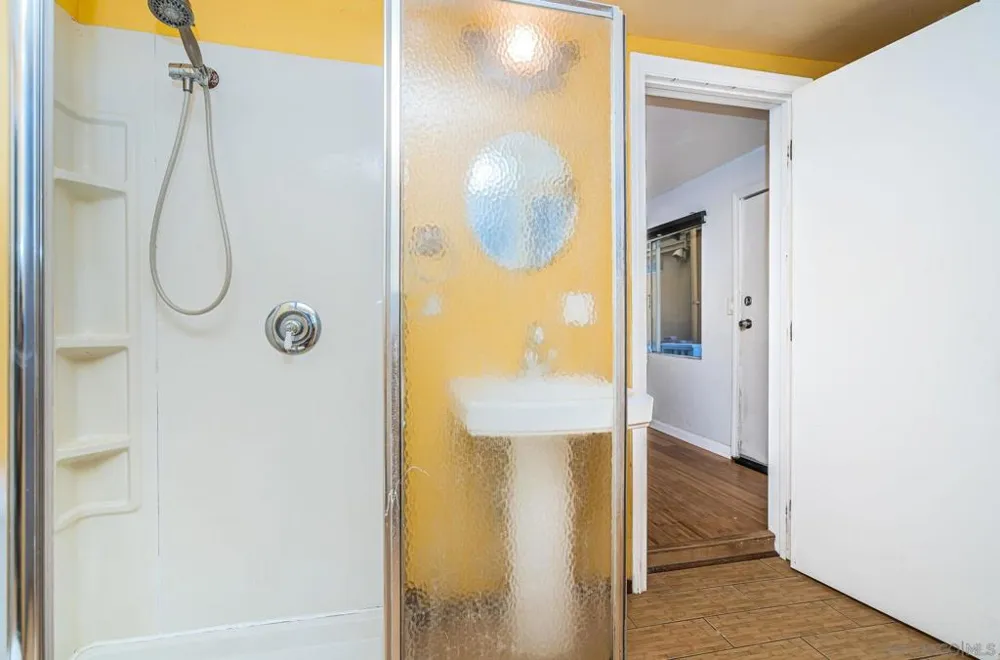 2559 Tuberose St San Diego, CA 92105