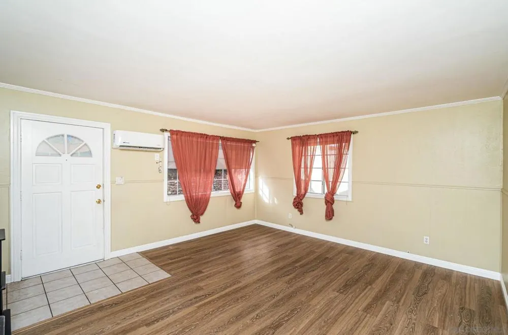 2559 Tuberose St San Diego, CA 92105