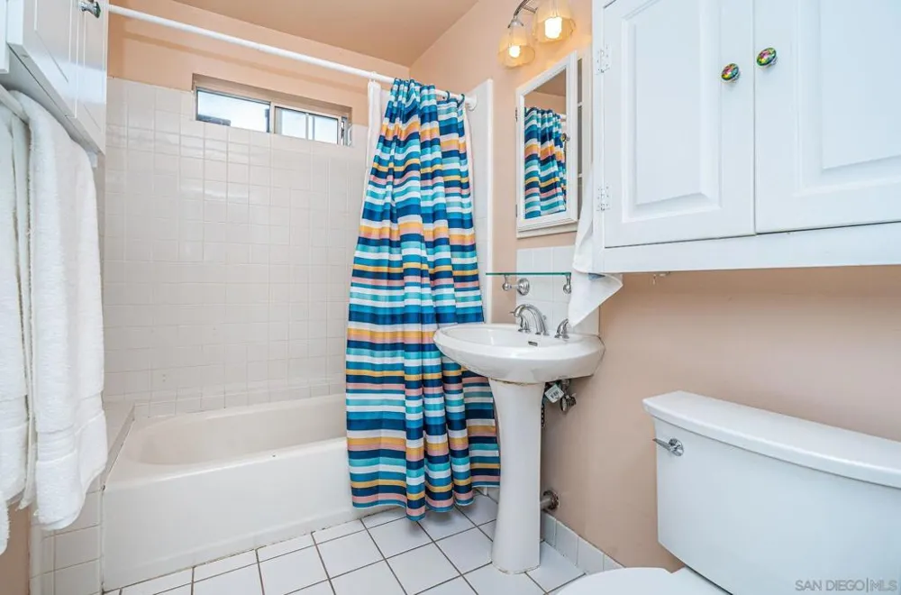 2559 Tuberose St San Diego, CA 92105